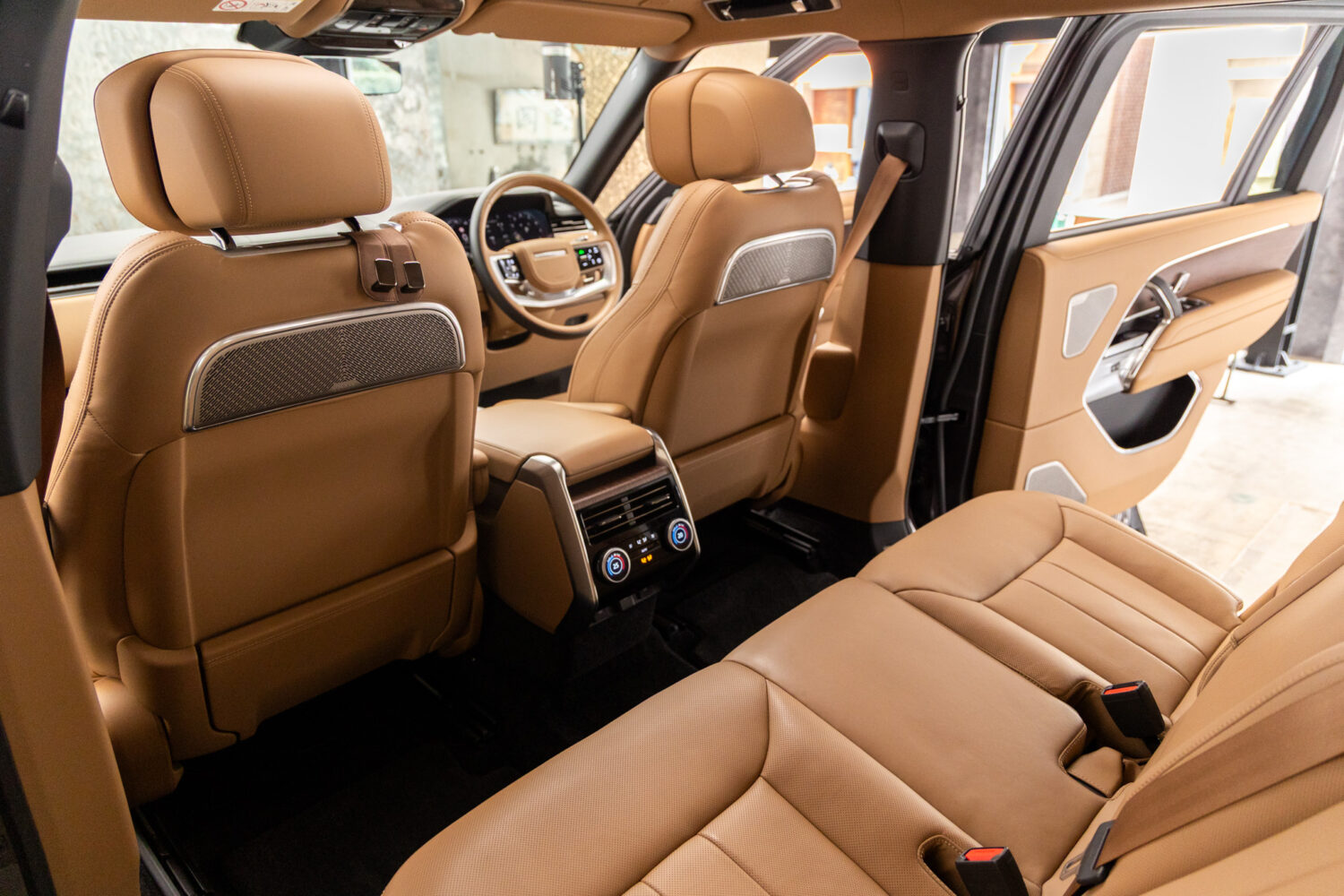 レンジローバー オートバイオグラフィ 4.4L P530 LWB 4WD