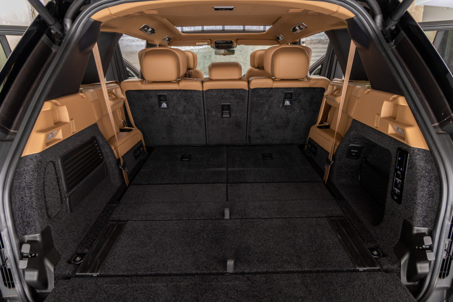 レンジローバー オートバイオグラフィ 4.4L P530 LWB 4WD