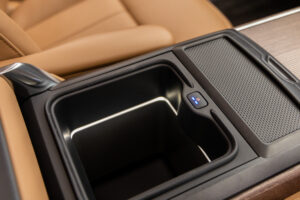 レンジローバー オートバイオグラフィ 4.4L P530 LWB 4WD