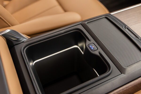 レンジローバー オートバイオグラフィ 4.4L P530 LWB 4WD