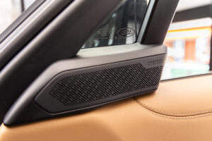 レンジローバー オートバイオグラフィ 4.4L P530 LWB 4WD