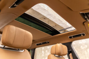 レンジローバー オートバイオグラフィ 4.4L P530 LWB 4WD