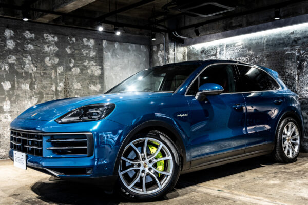 カイエン E-ハイブリッド ティプトロニックS 4WD