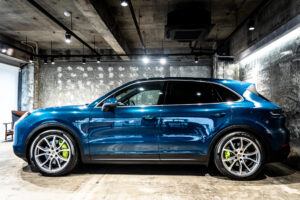 カイエン E-ハイブリッド ティプトロニックS 4WD