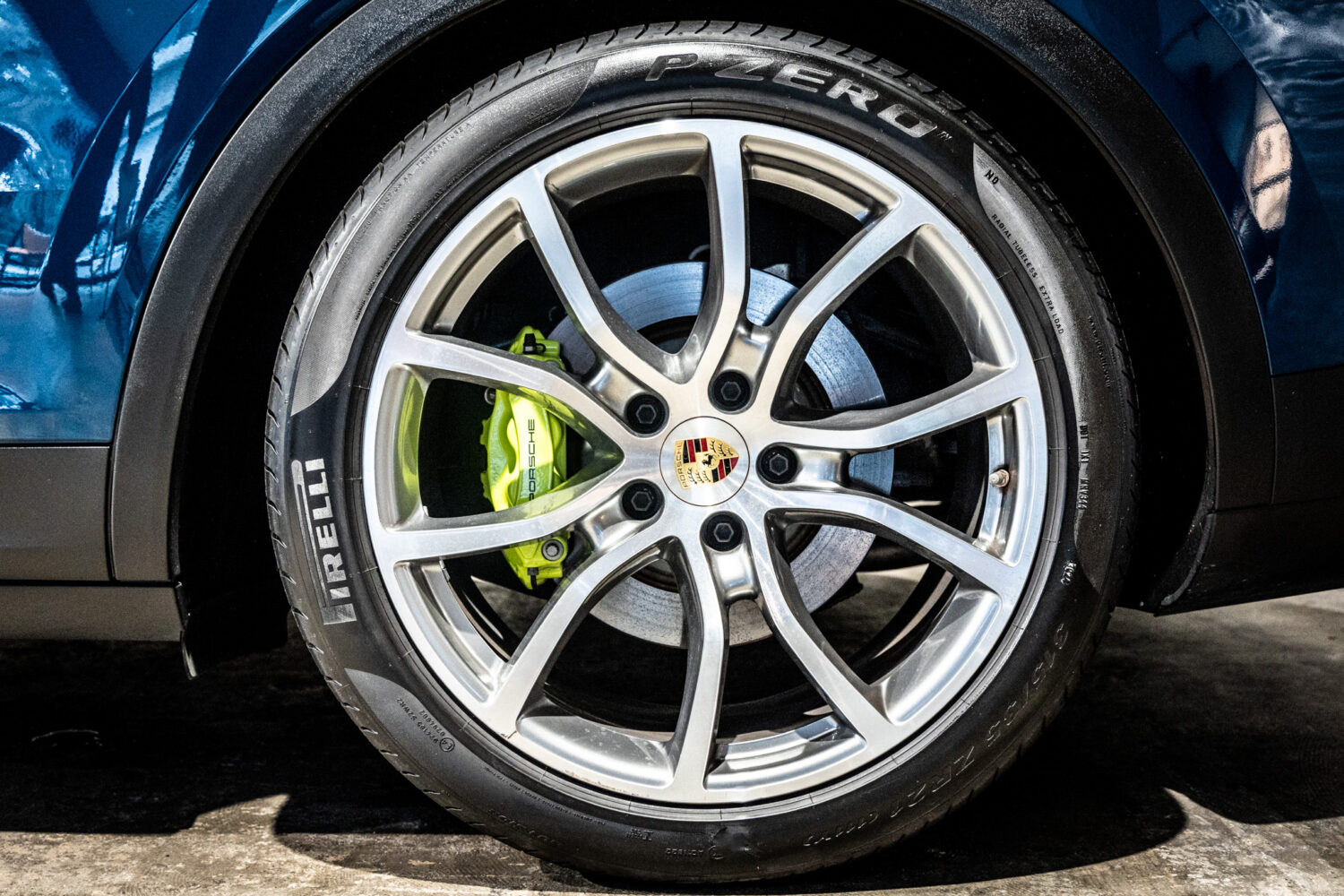 カイエン E-ハイブリッド ティプトロニックS 4WD