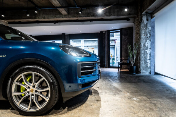 カイエン E-ハイブリッド ティプトロニックS 4WD