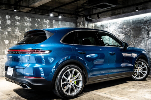 カイエン E-ハイブリッド ティプトロニックS 4WD