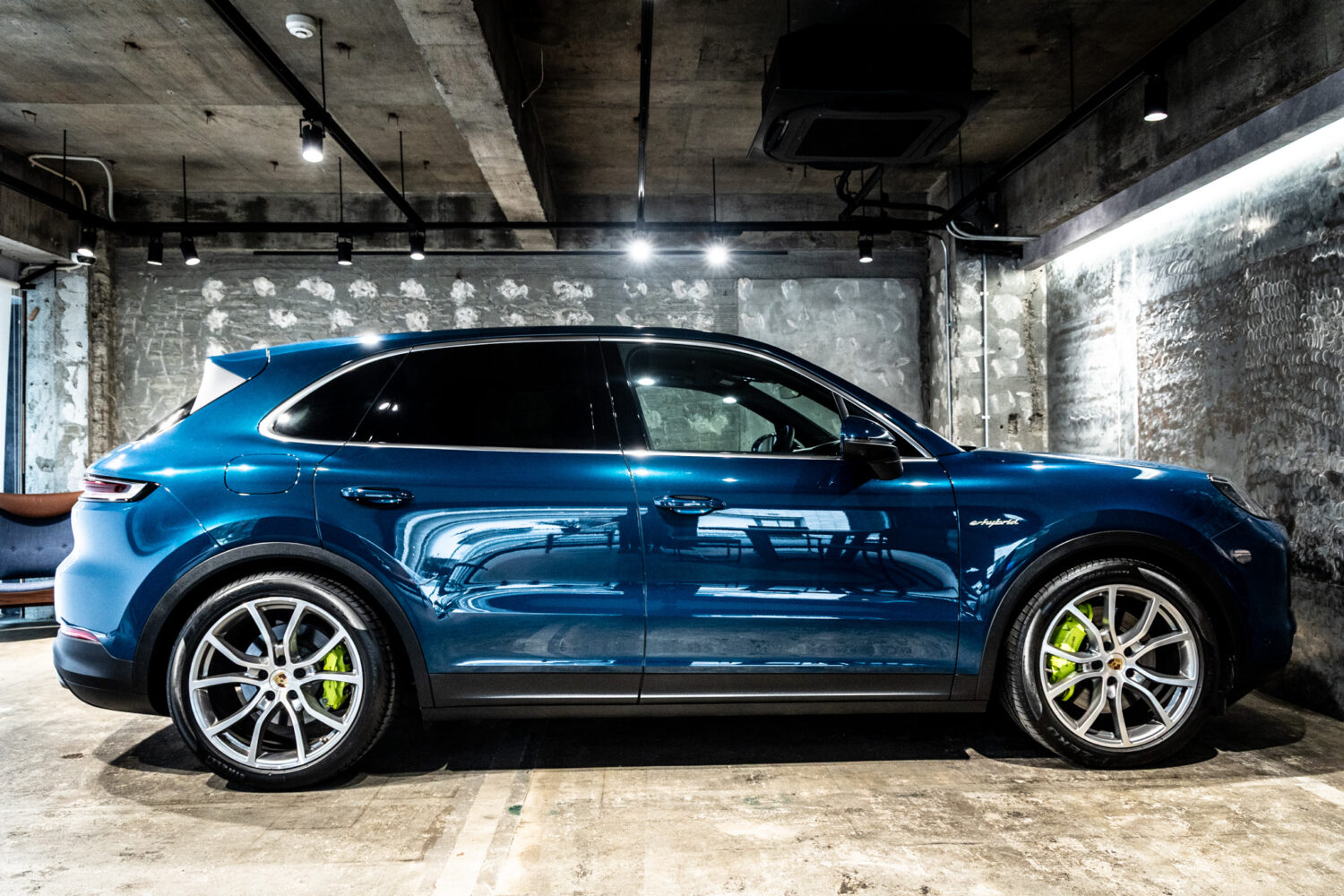 カイエン E-ハイブリッド ティプトロニックS 4WD