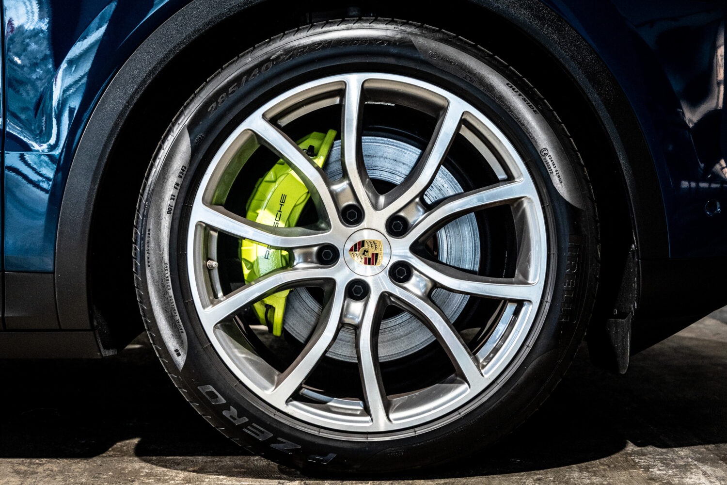 カイエン E-ハイブリッド ティプトロニックS 4WD