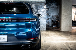 カイエン E-ハイブリッド ティプトロニックS 4WD