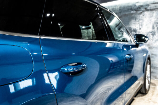 カイエン E-ハイブリッド ティプトロニックS 4WD