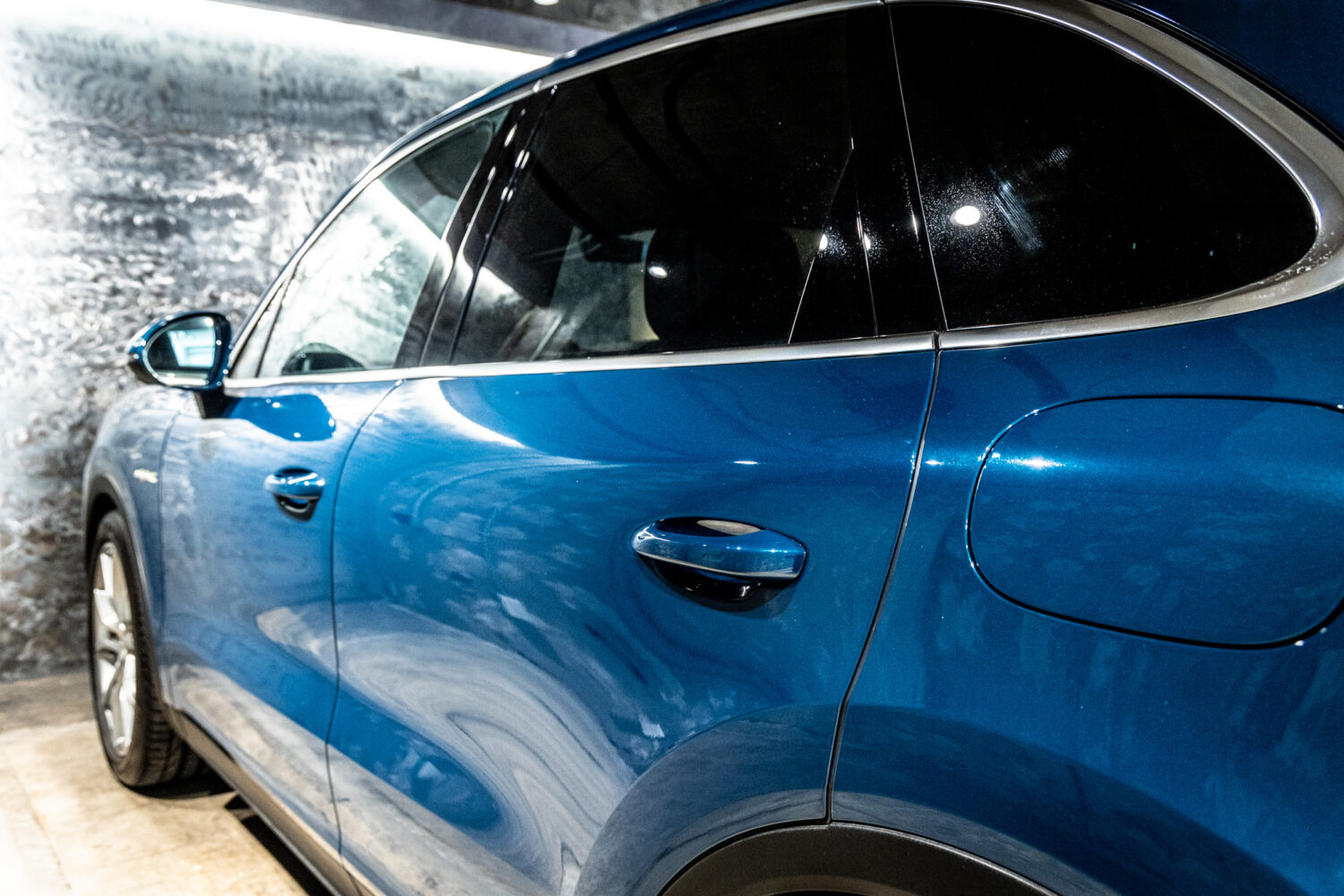 カイエン E-ハイブリッド ティプトロニックS 4WD