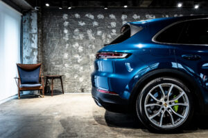 カイエン E-ハイブリッド ティプトロニックS 4WD