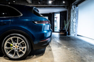 カイエン E-ハイブリッド ティプトロニックS 4WD