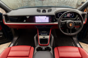 カイエン E-ハイブリッド ティプトロニックS 4WD