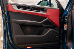 カイエン E-ハイブリッド ティプトロニックS 4WD