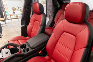 カイエン E-ハイブリッド ティプトロニックS 4WD