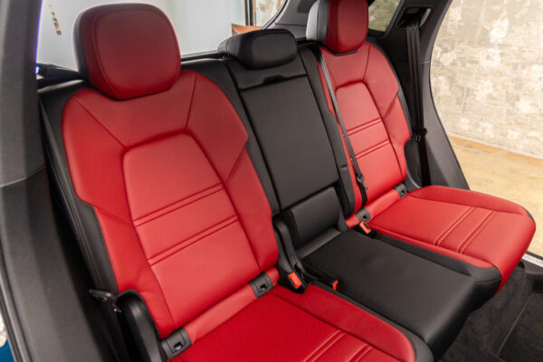 カイエン E-ハイブリッド ティプトロニックS 4WD