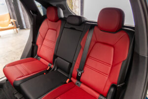 カイエン E-ハイブリッド ティプトロニックS 4WD