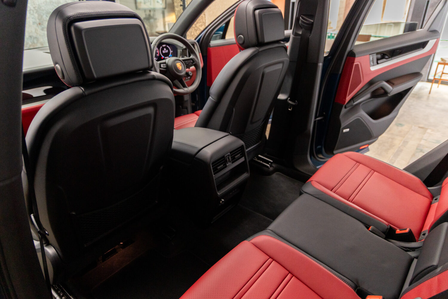 カイエン E-ハイブリッド ティプトロニックS 4WD