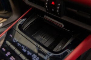 カイエン E-ハイブリッド ティプトロニックS 4WD