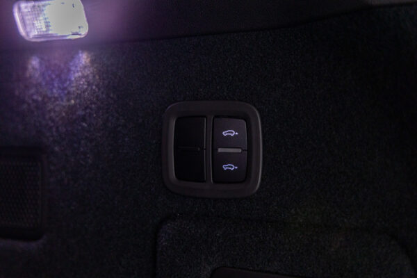 カイエン E-ハイブリッド ティプトロニックS 4WD