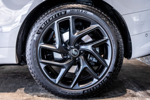 レンジローバースポーツ ダイナミックSE P550e