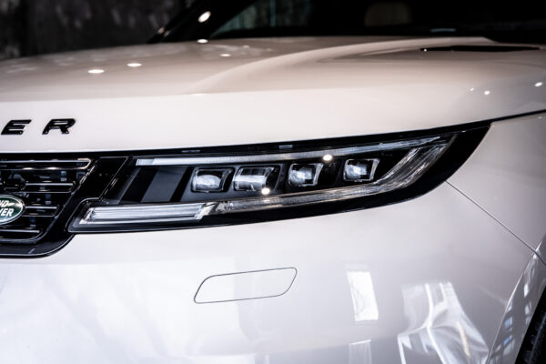 レンジローバースポーツ ダイナミックSE P550e