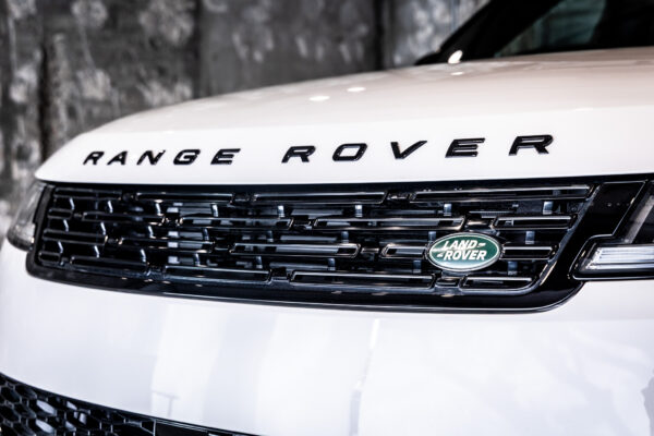 レンジローバースポーツ ダイナミックSE P550e