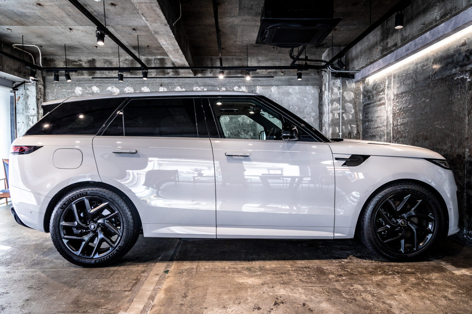 レンジローバースポーツ ダイナミックSE P550e