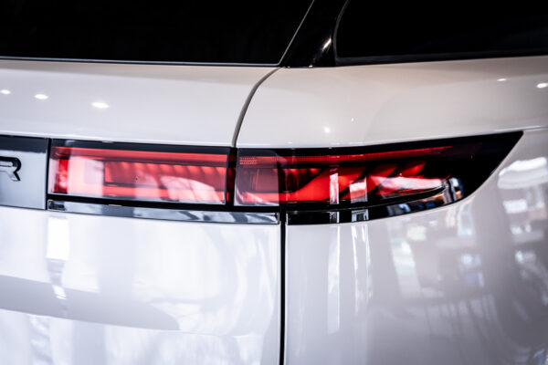 レンジローバースポーツ ダイナミックSE P550e