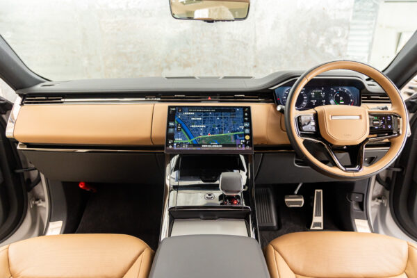 レンジローバースポーツ ダイナミックSE P550e