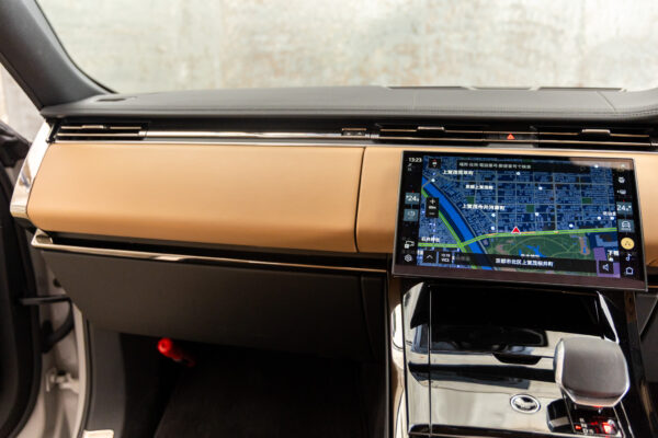 レンジローバースポーツ ダイナミックSE P550e