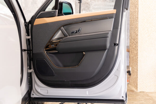 レンジローバースポーツ ダイナミックSE P550e