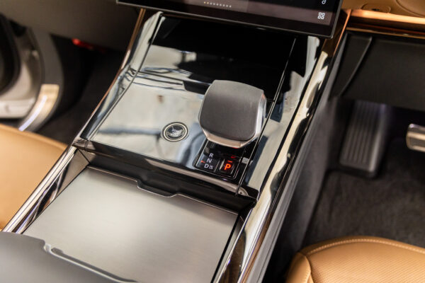 レンジローバースポーツ ダイナミックSE P550e