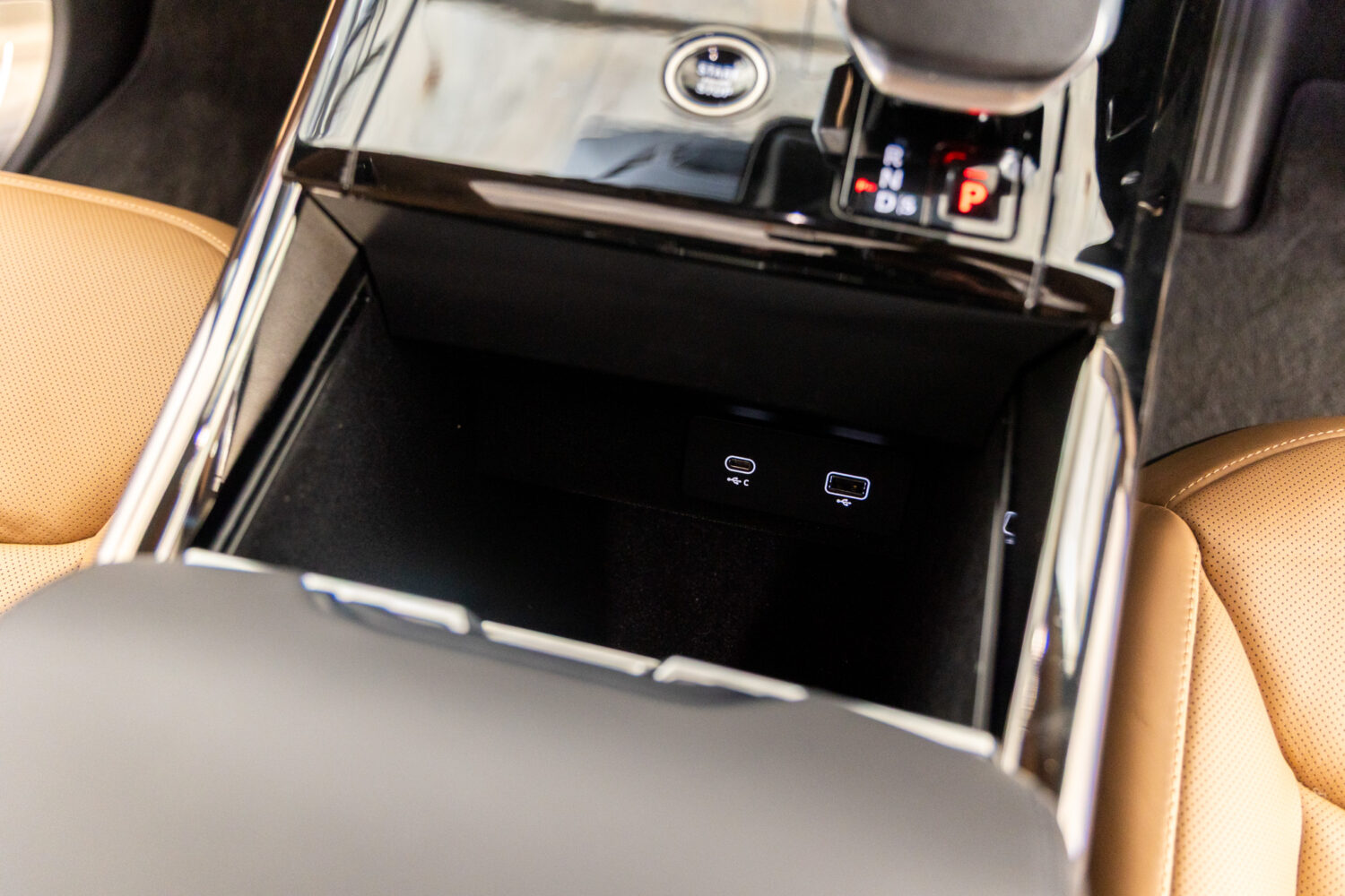 レンジローバースポーツ ダイナミックSE P550e