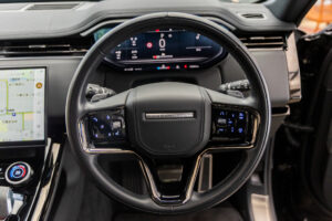 レンジローバースポーツ ダイナミックS 3.0L D300 4WD