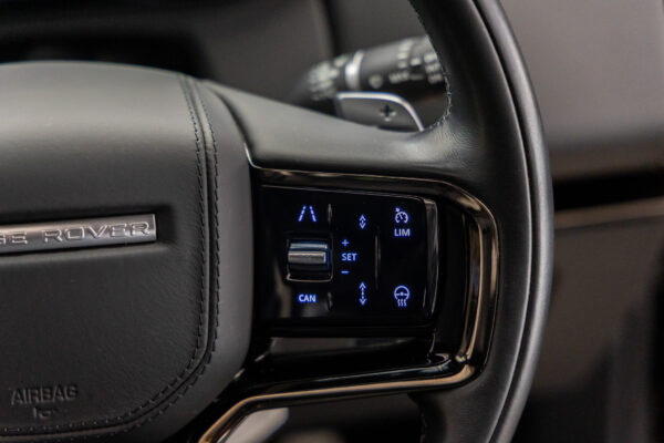 レンジローバースポーツ ダイナミックS 3.0L D300 4WD