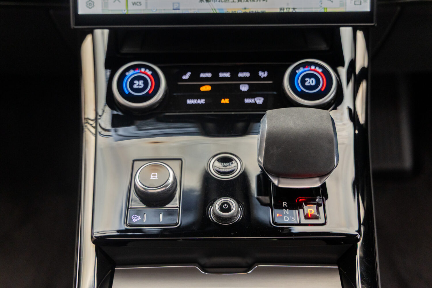 レンジローバースポーツ ダイナミックS 3.0L D300 4WD