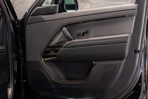 レンジローバースポーツ ダイナミックS 3.0L D300 4WD