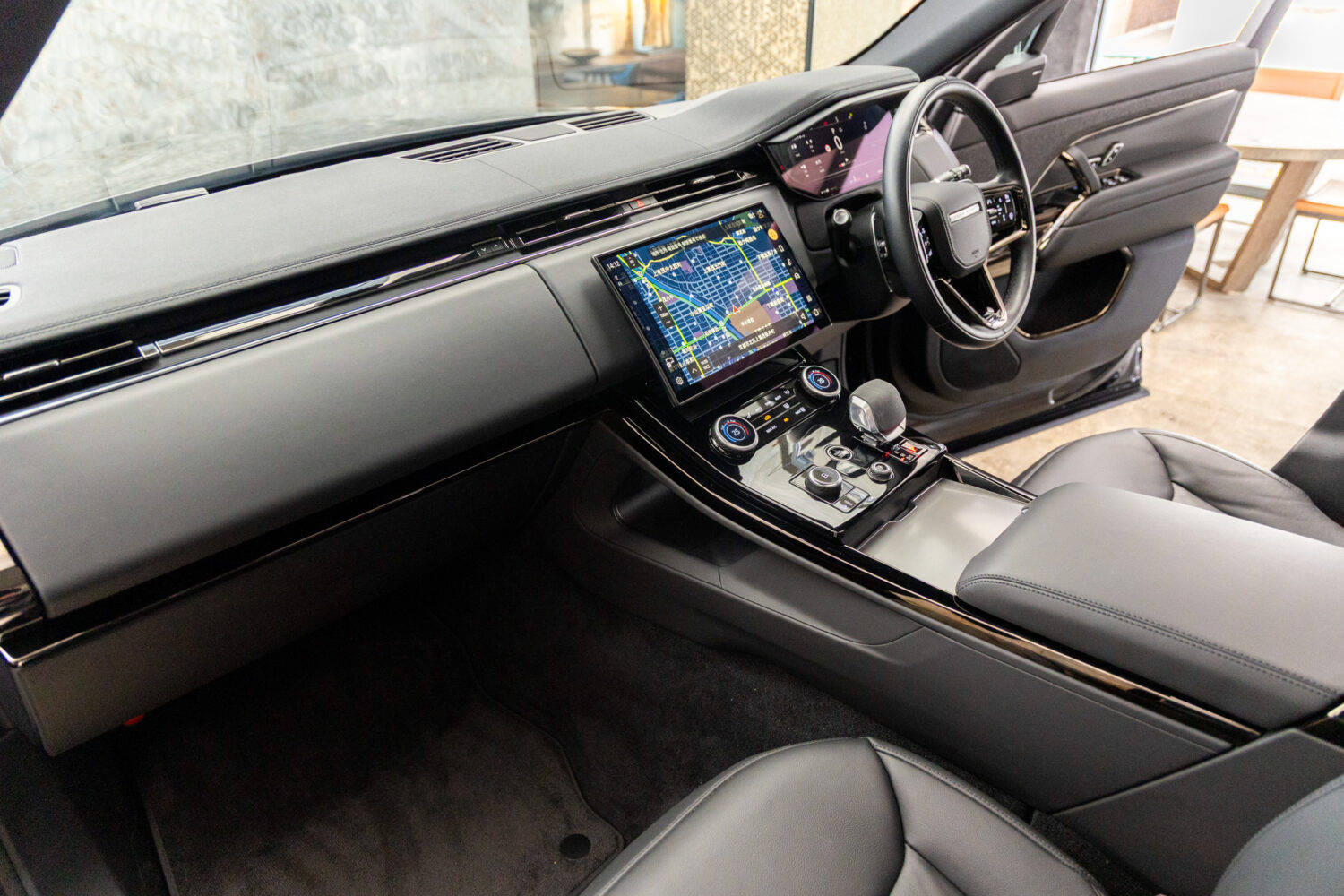 レンジローバースポーツ ダイナミックS 3.0L D300 4WD