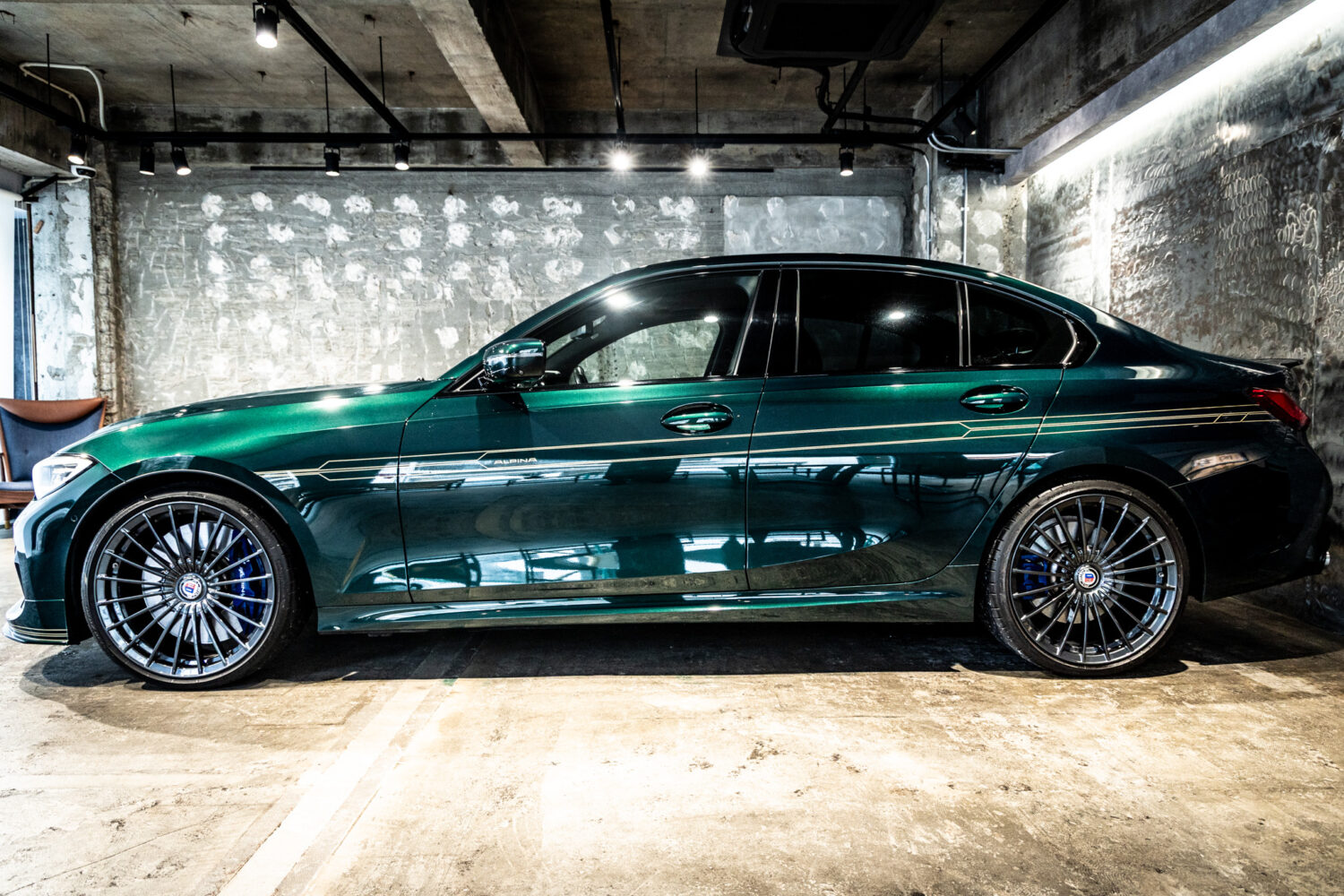 B3 リムジン アルラット 4WD