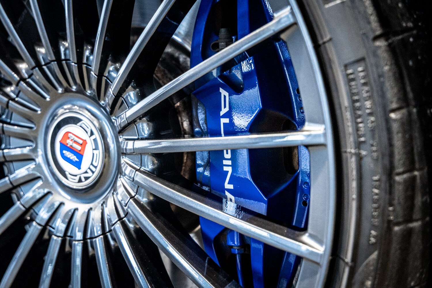 B3 リムジン アルラット 4WD