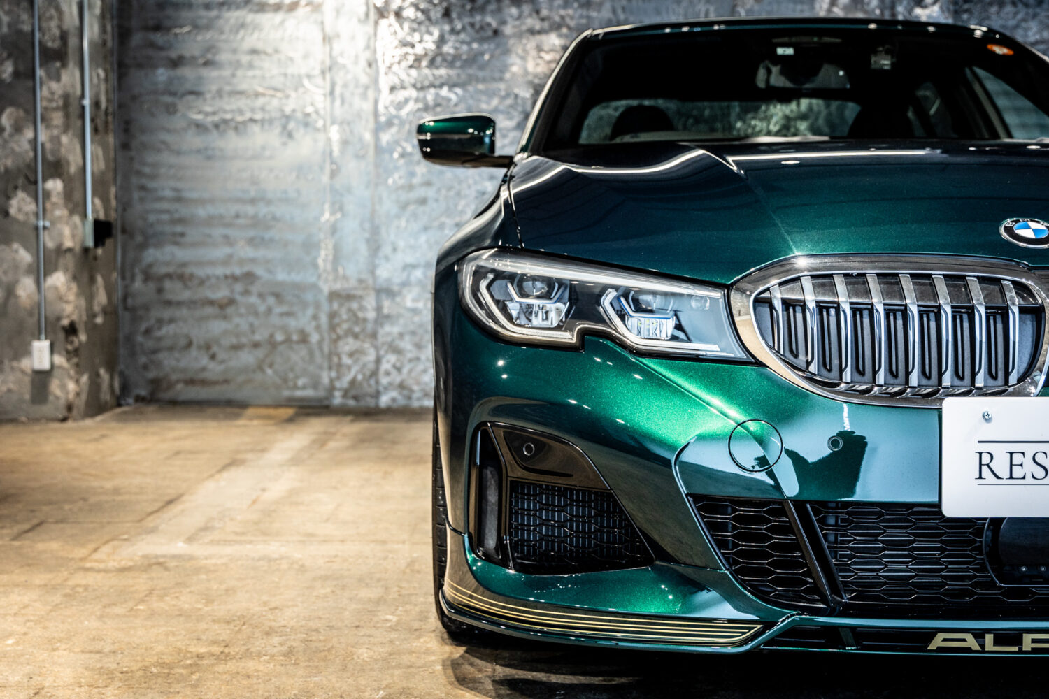 B3 リムジン アルラット 4WD