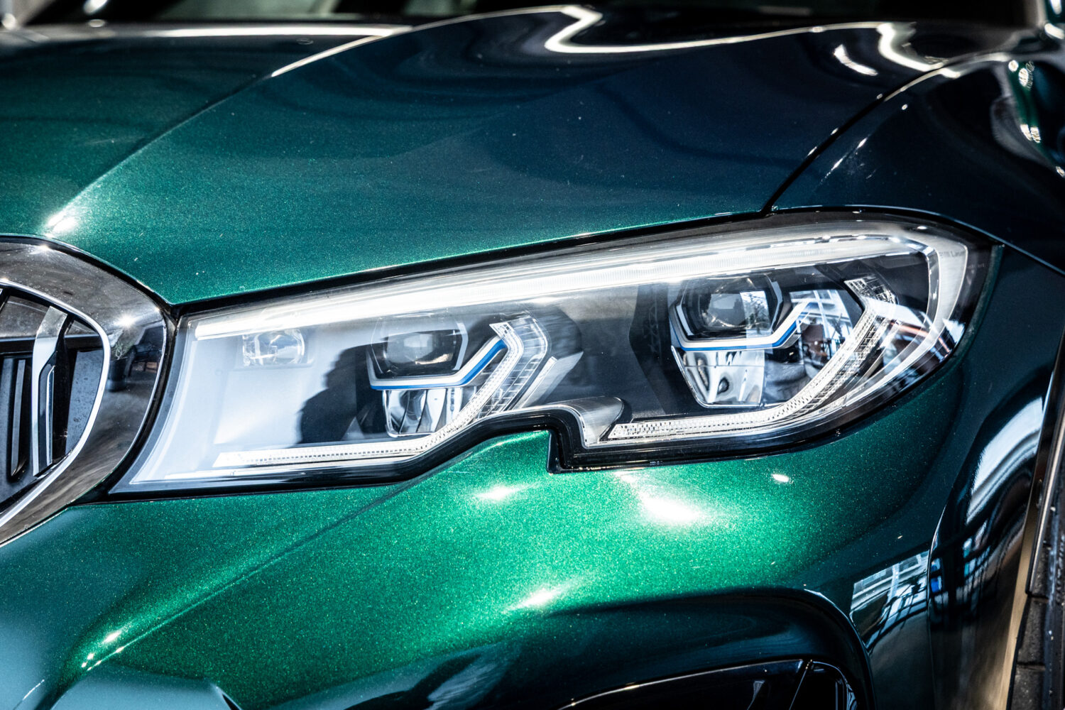 B3 リムジン アルラット 4WD