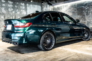 B3 リムジン アルラット 4WD