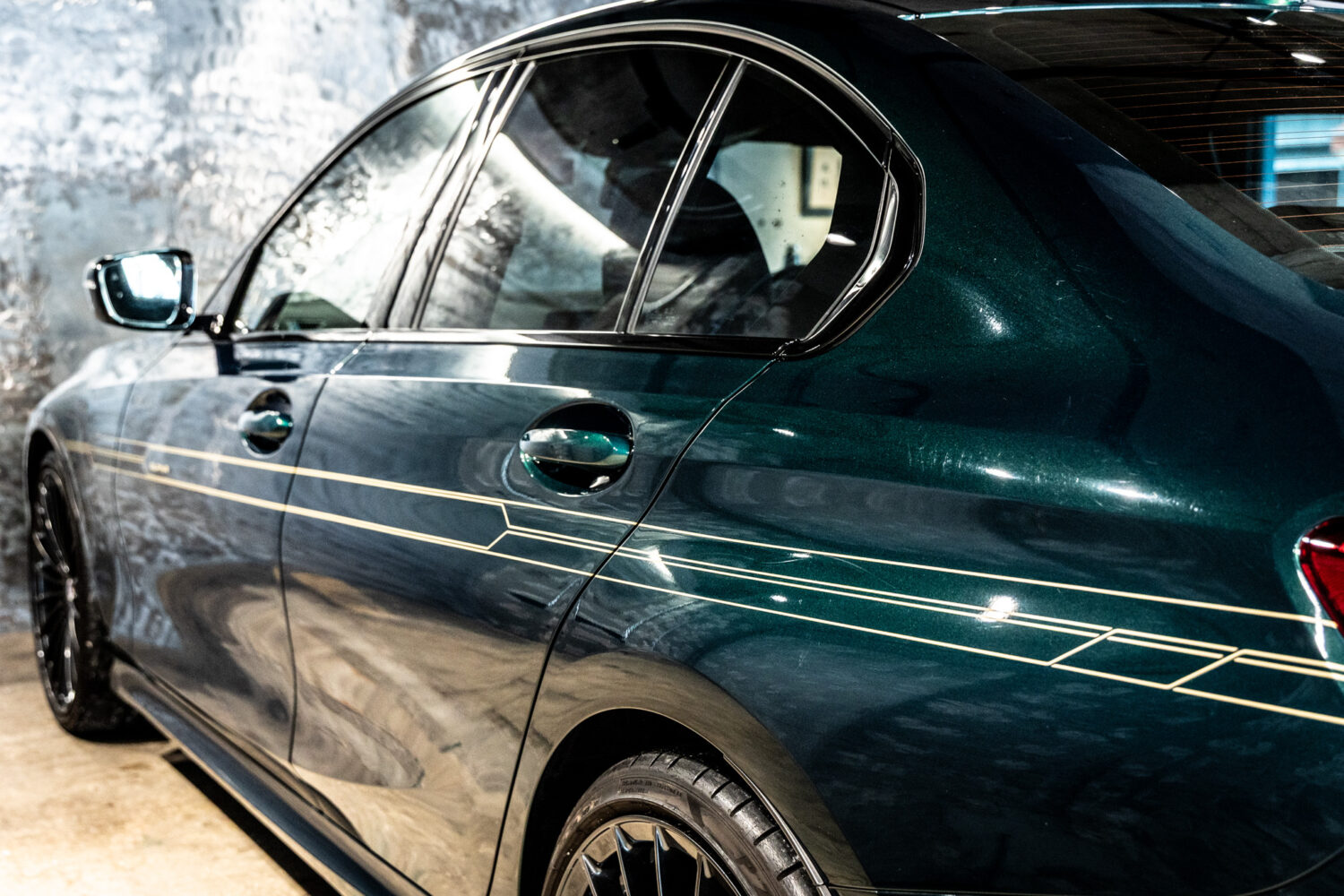 B3 リムジン アルラット 4WD