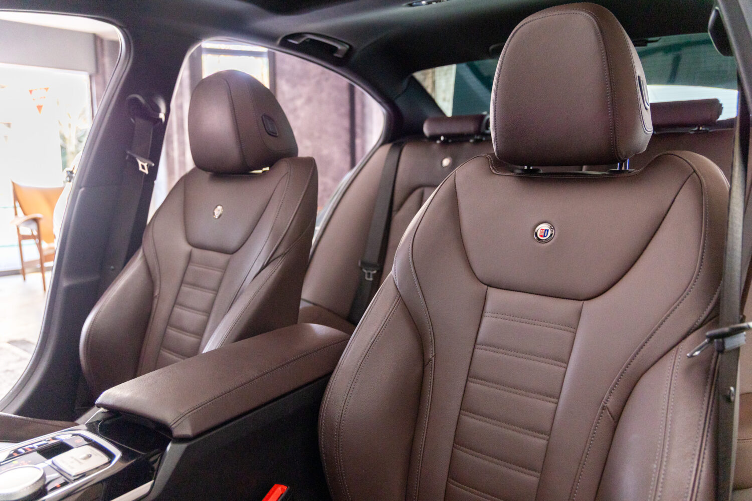 B3 リムジン アルラット 4WD