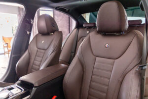 B3 リムジン アルラット 4WD