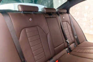 B3 リムジン アルラット 4WD